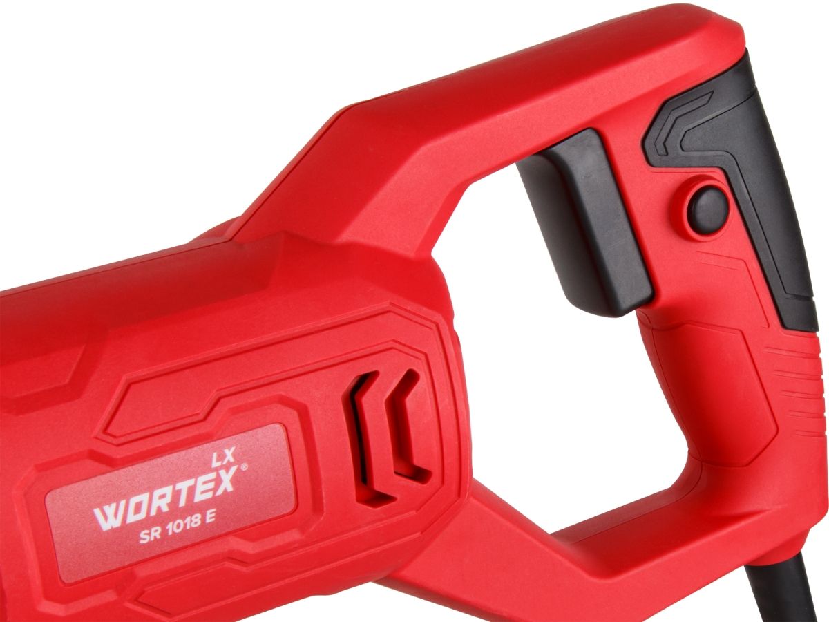 Сабельная пила сетевая WORTEX LX SR1018E +1 пильное полотно 710 Вт
