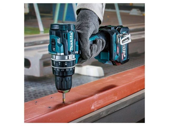 Аккумуляторный ударный шуруповерт 40В MAKITA XGT  HP002GD201