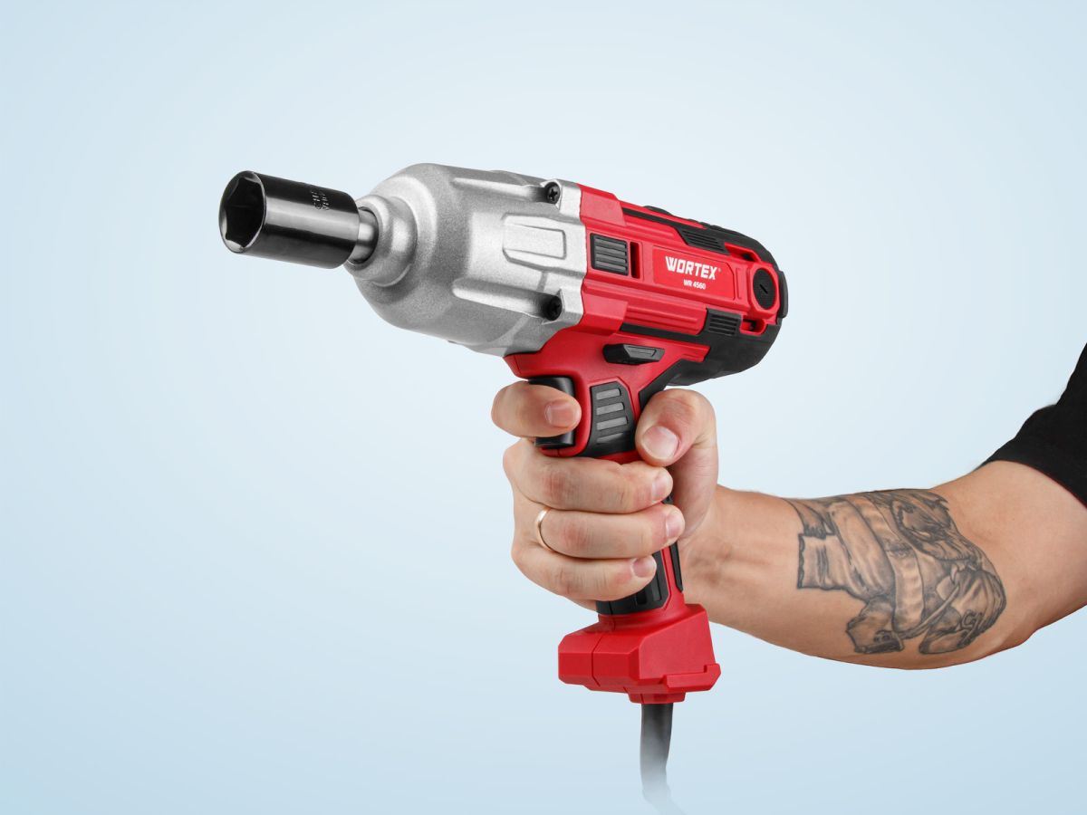 Гайковерт электрический WORTEX WR 4560 в чем. 400 Н*м, 450 Вт, 2800 об/мин