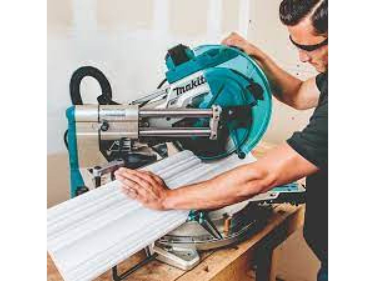 Торцовочная пила сетевая MAKITA LS1219