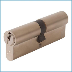 Lichinka-zamka-dveri-Roto-45