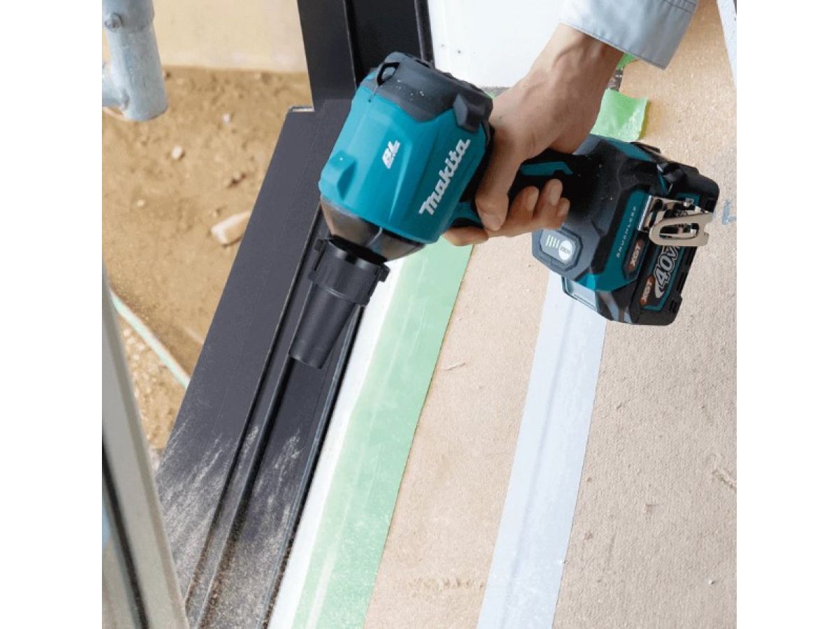 Аккумуляторная воздуходувка MAKITA XGT AS001GZ 40В 