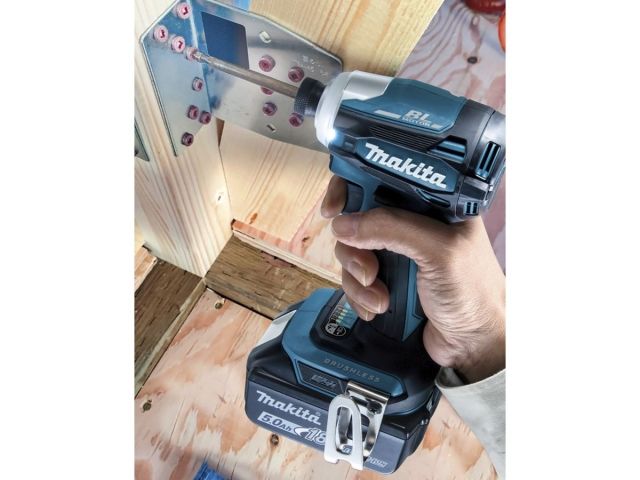 Аккумуляторный винтовёрт 18В MAKITA LXT DTD 172 RTJ MAKPAC