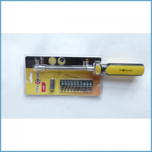 Otvertka-s-gibkim-sterzhnem-i-nasadkami