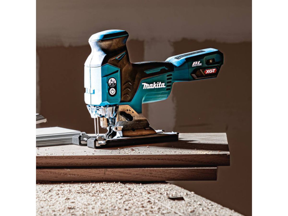 Аккумуляторный лобзик MAKITA XGT JV001GZ01 40В