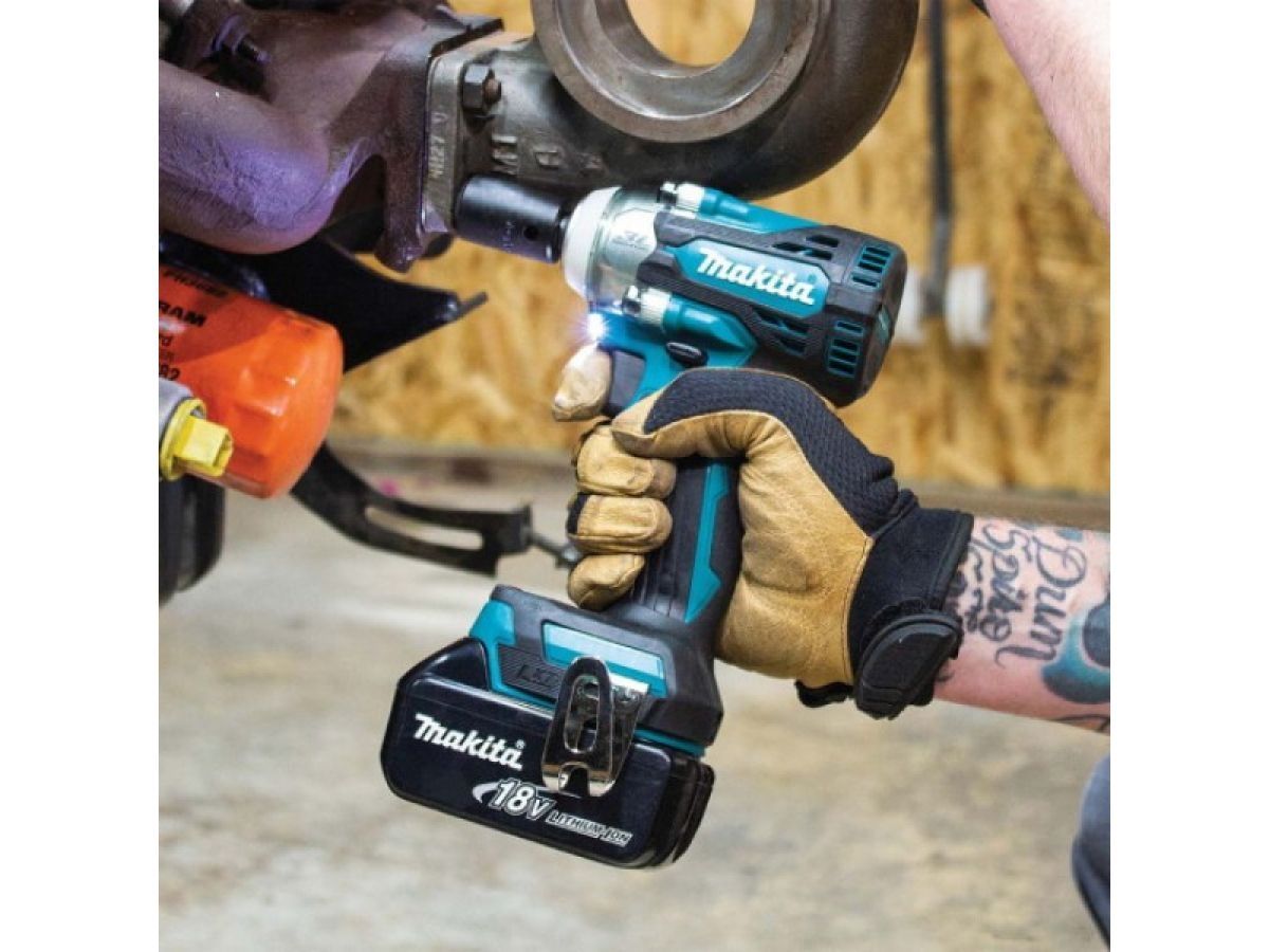 Аккумуляторный ударный гайковерт MAKITA LXT DTW300Z