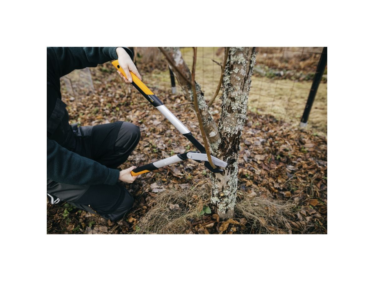 Сучкорез плоскостной LX94 FISKARS PowerGear X средний 